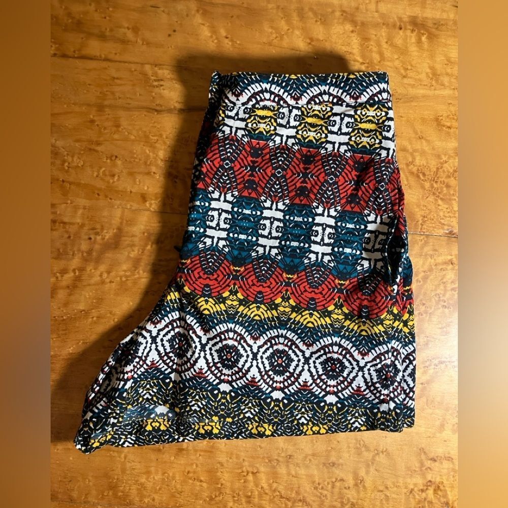Angie shorts, beautiful pattern, short inseam, excellent condition, size small